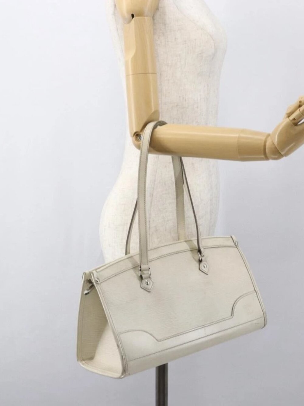LOUIS VUITTON Epi Madeleine PM Hand Bag White Yvoire M5933J LV Auth 160228